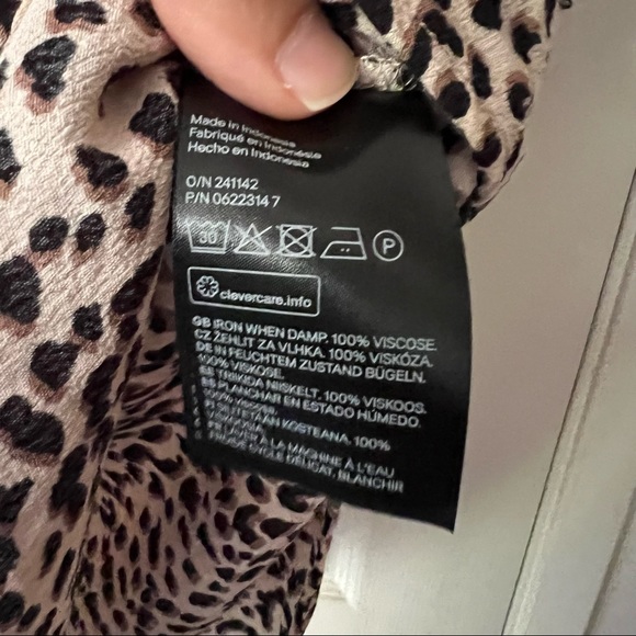 H&M leopard print blouse - Picture 5 of 5